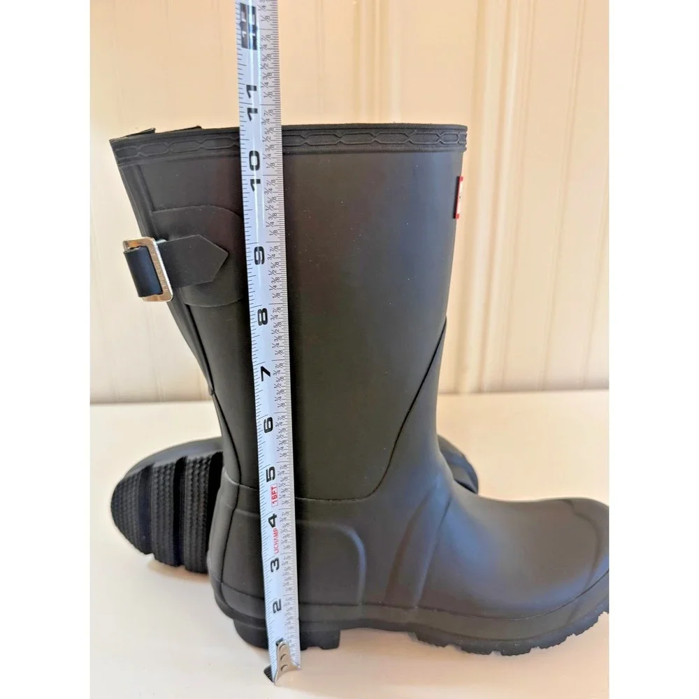 Hunter Rain Boots Womens Size 7 Black Rubber Mid‎ Calf Waterproof Logo Buckle